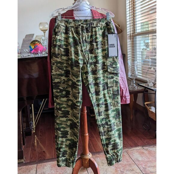 NWT   Almost Famous camo cargo jogger pants   SZ L - Picture 1 of 12